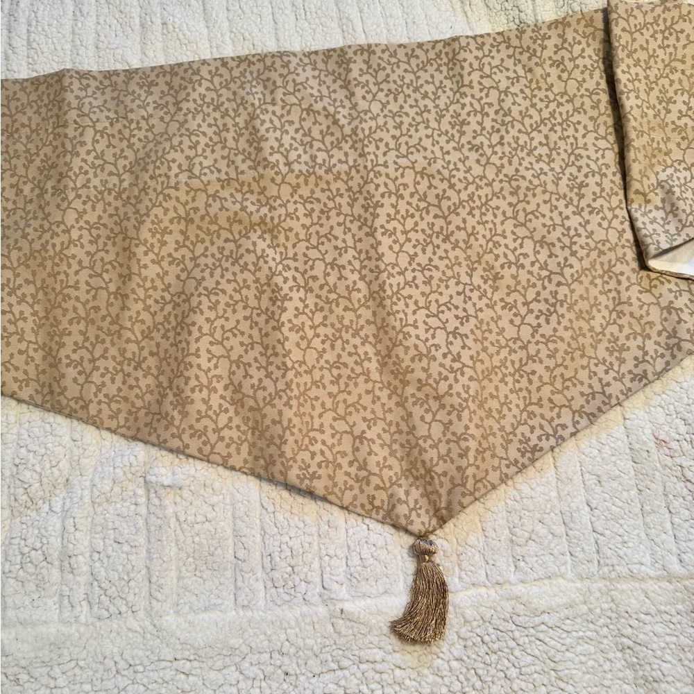 NWT Waverly Topper